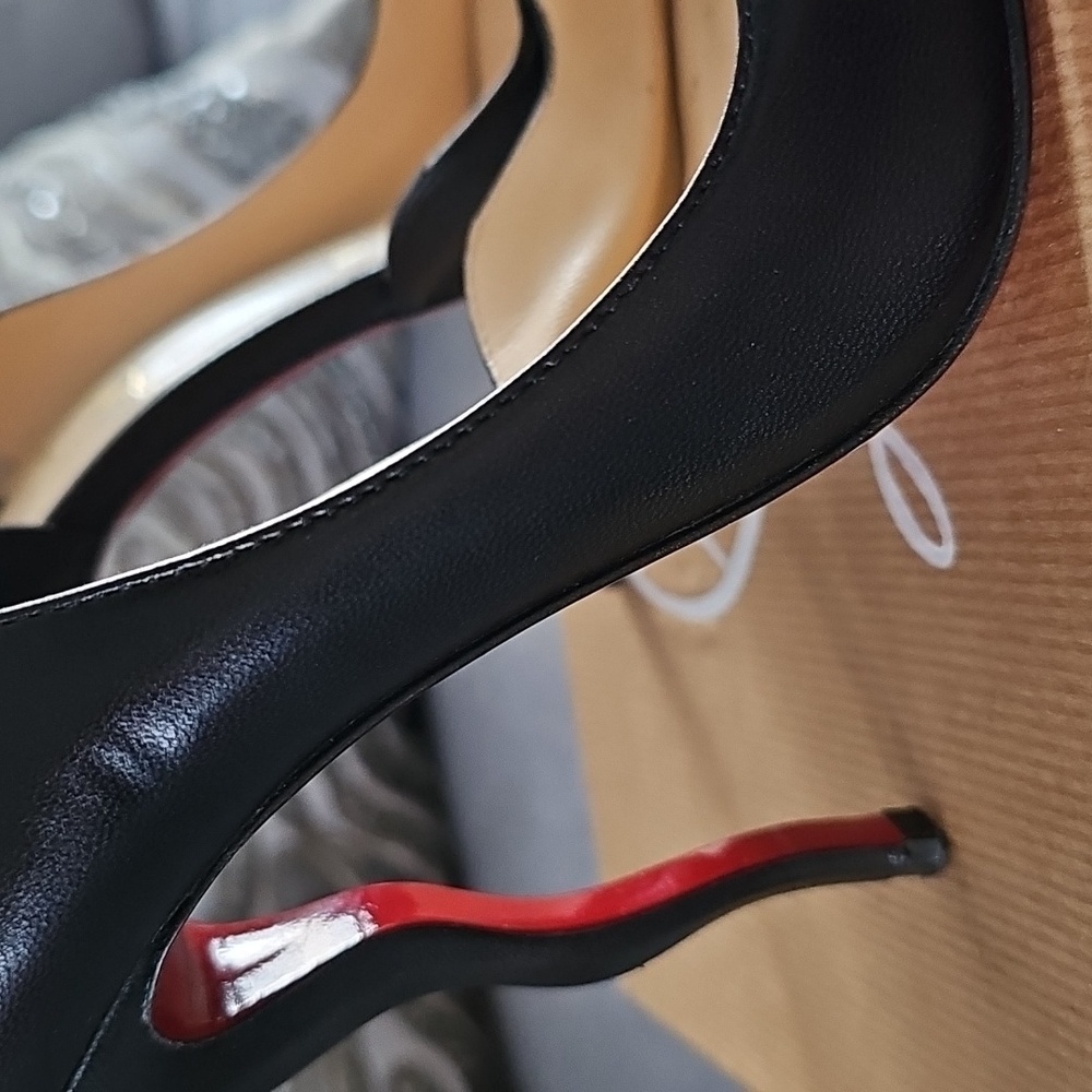 🔥Christian Louboutin Wavy D'Orsay Pumps - Picture 11 of 11